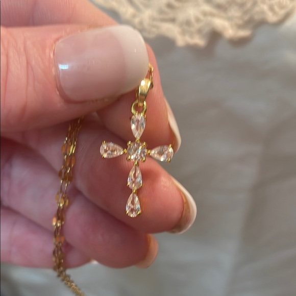 Elegant Gold and Crystal Cross Pendant Necklace - Picture 7 of 9